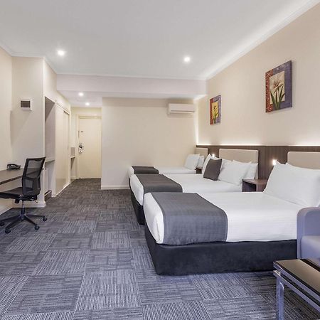 Quality Hotel Melbourne Airport Exterior photo
