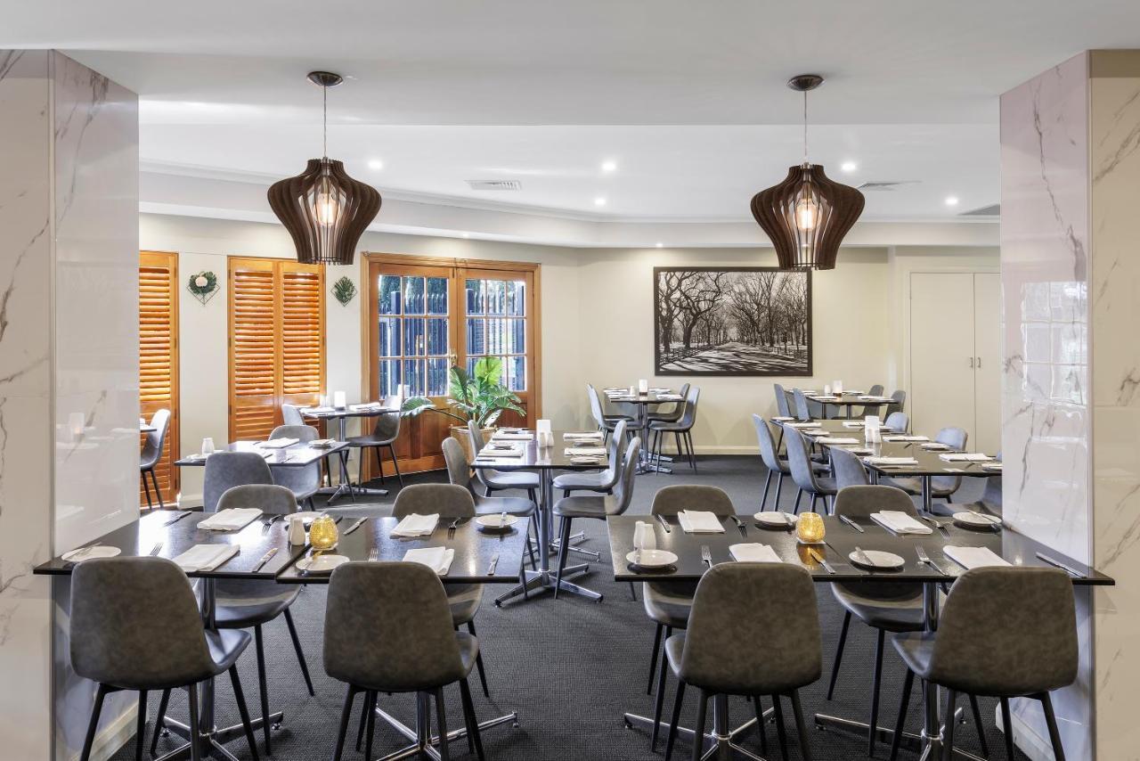 Quality Hotel Melbourne Airport Exterior photo
