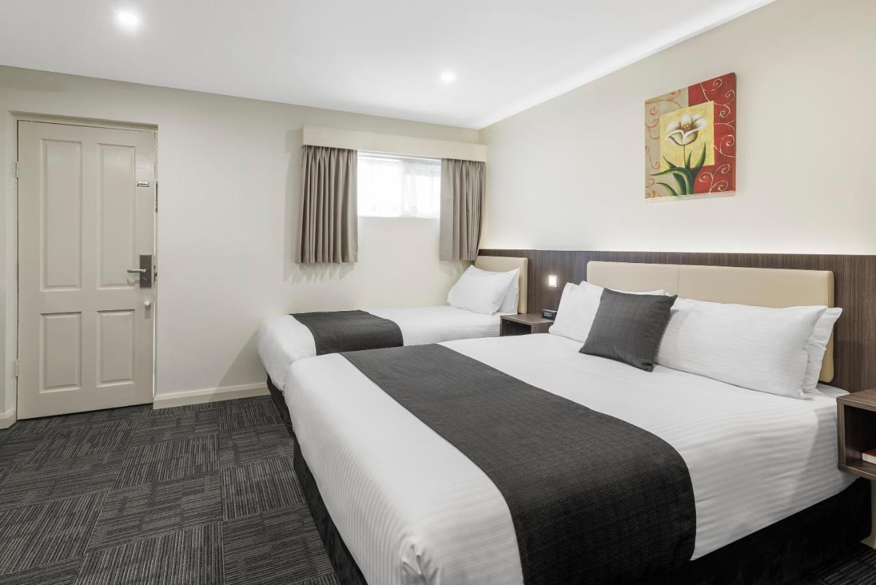 Quality Hotel Melbourne Airport Exterior photo