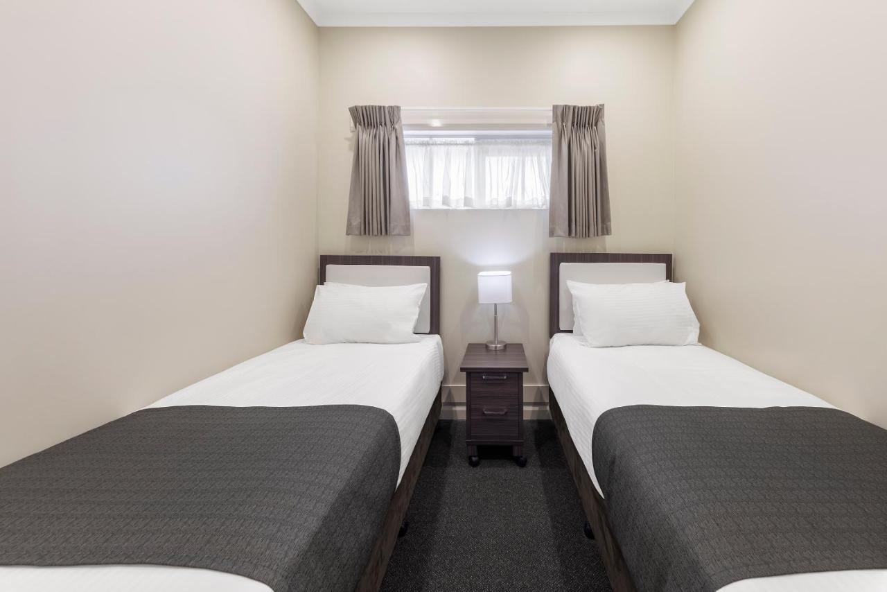 Quality Hotel Melbourne Airport Exterior photo
