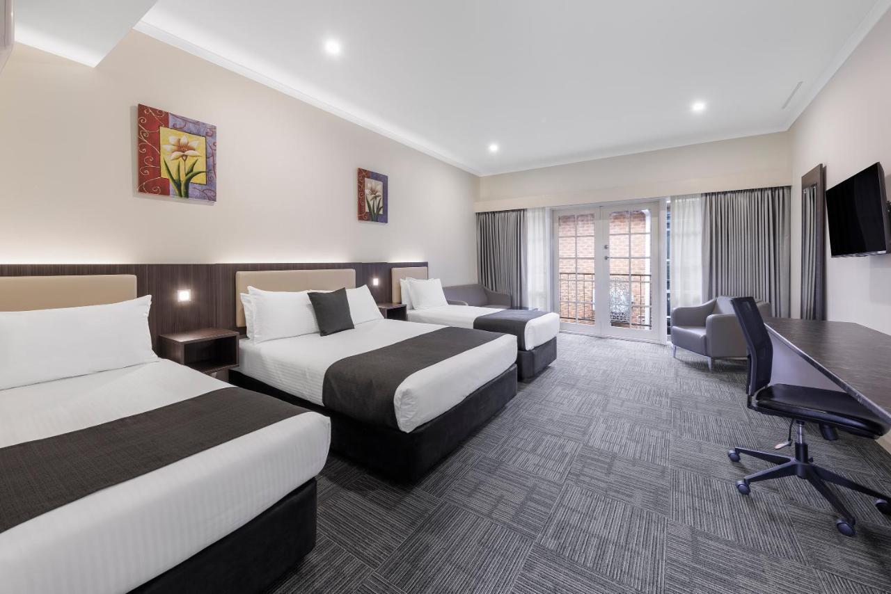 Quality Hotel Melbourne Airport Exterior photo