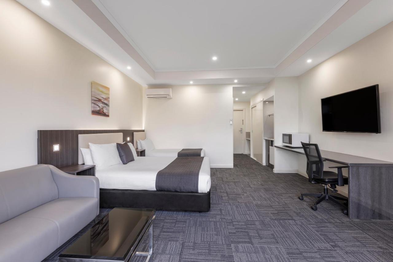 Quality Hotel Melbourne Airport Exterior photo