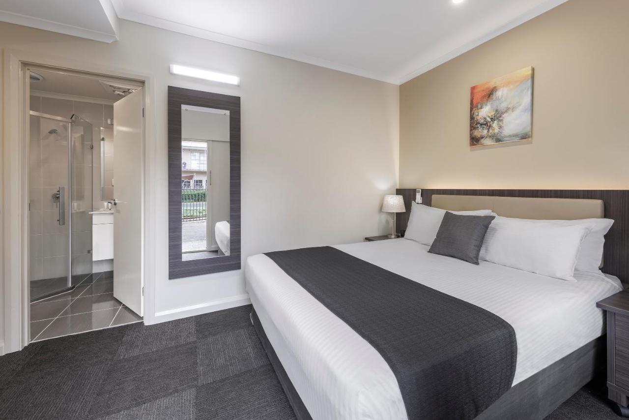 Quality Hotel Melbourne Airport Exterior photo