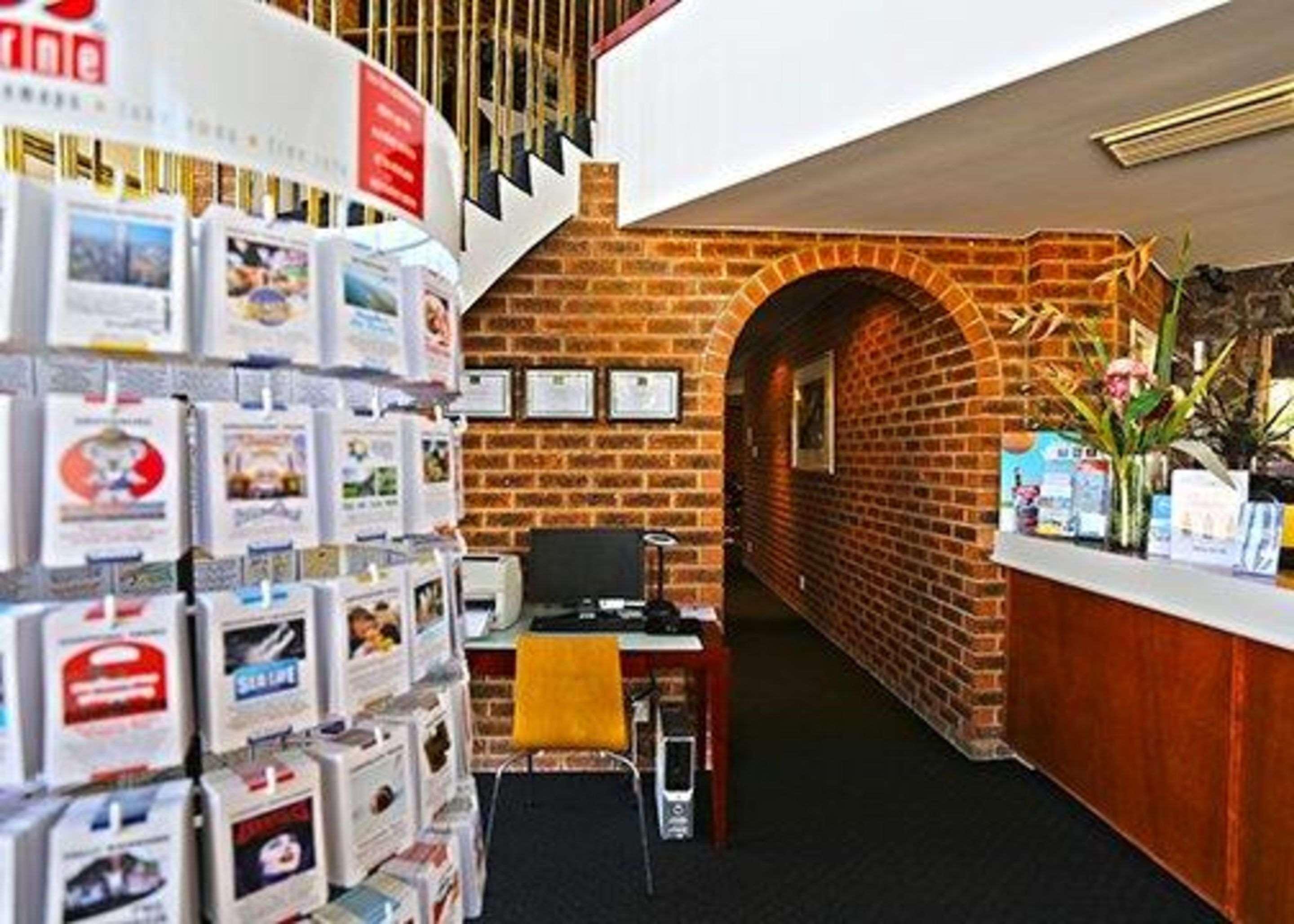 Quality Hotel Melbourne Airport Exterior photo
