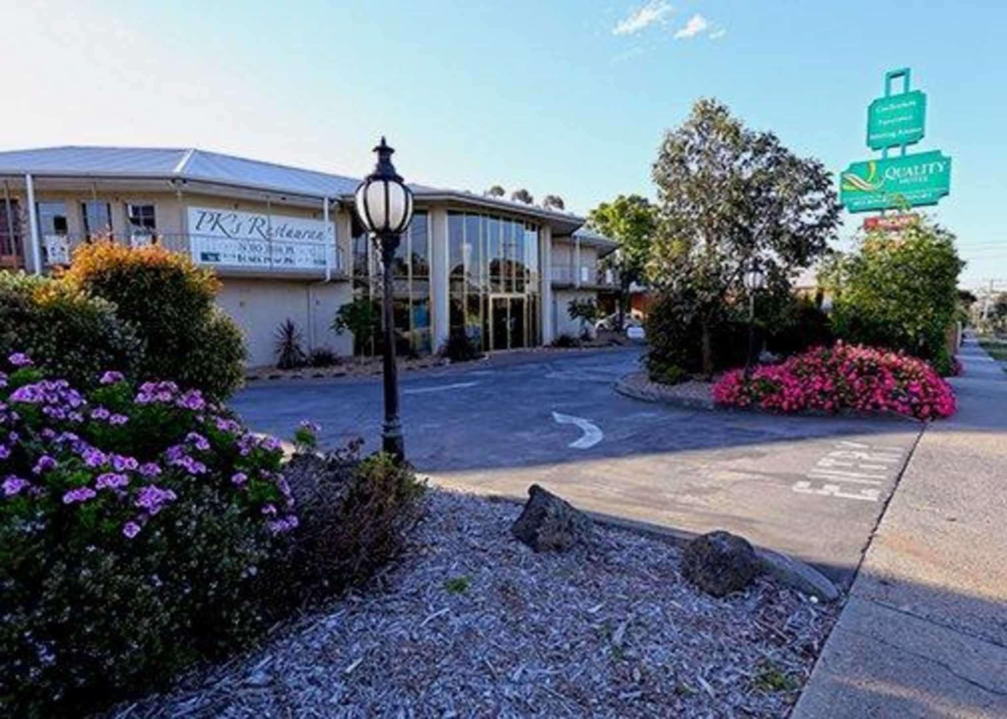 Quality Hotel Melbourne Airport Exterior photo