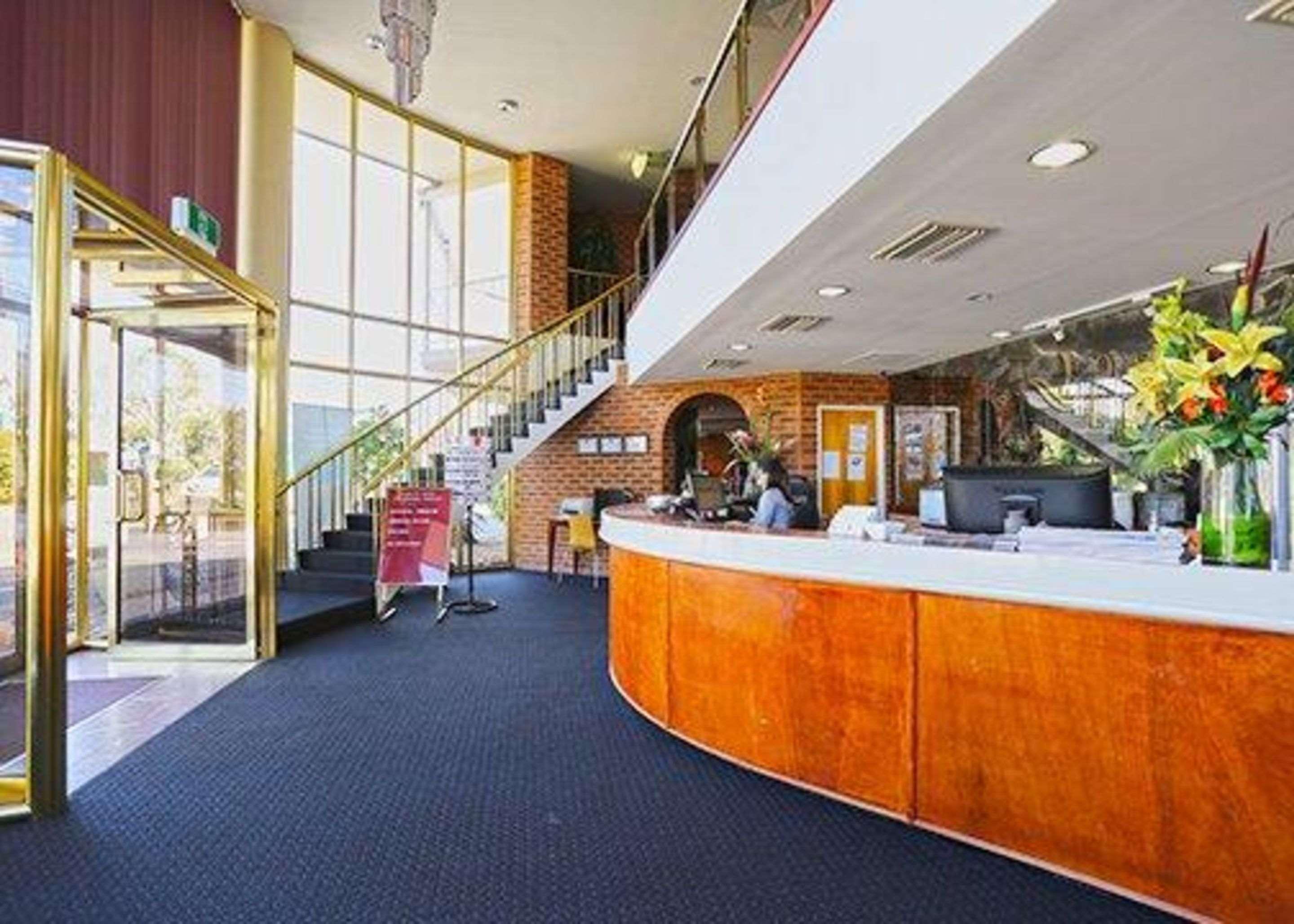 Quality Hotel Melbourne Airport Exterior photo