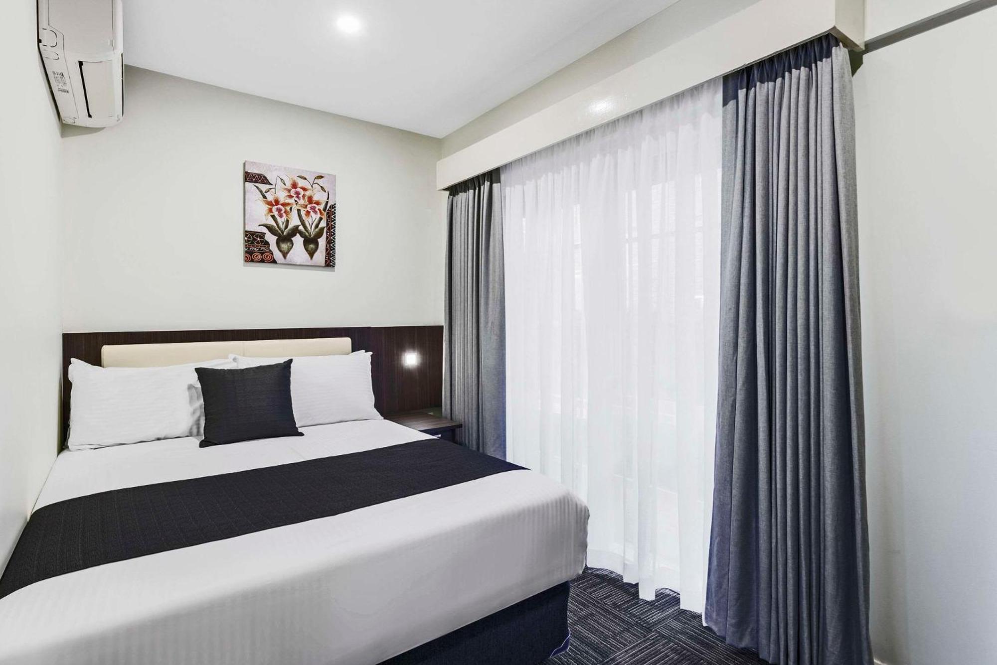 Quality Hotel Melbourne Airport Exterior photo