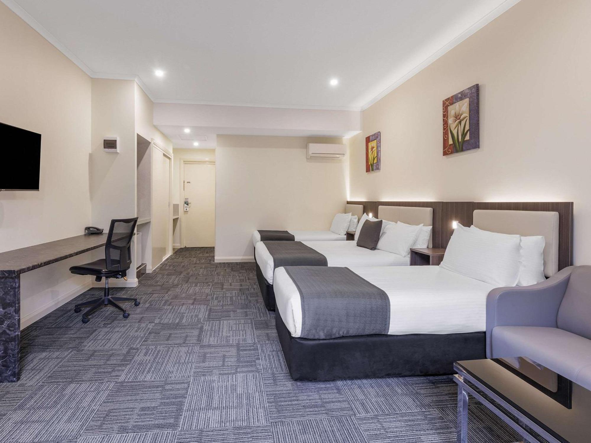 Quality Hotel Melbourne Airport Exterior photo