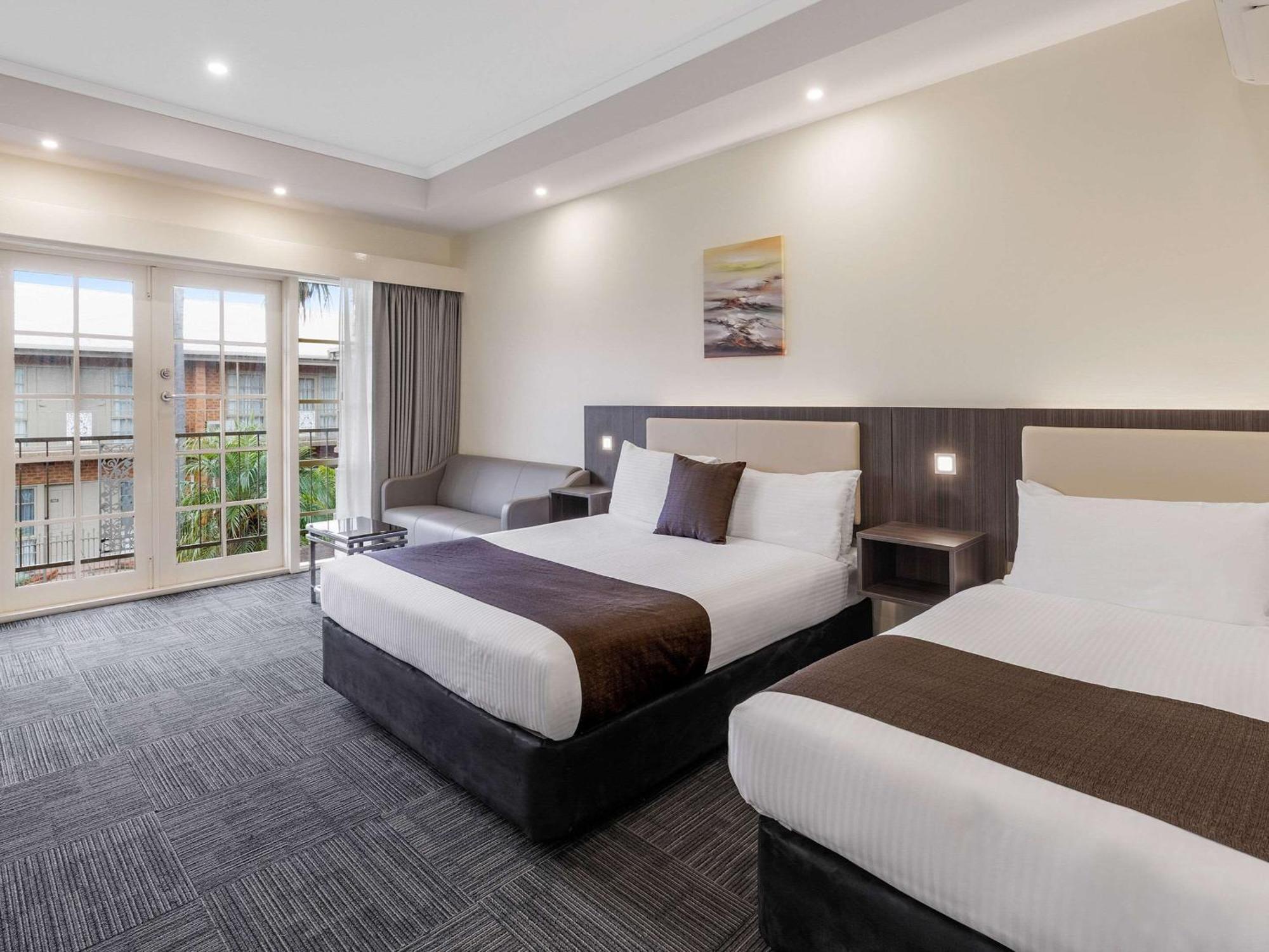 Quality Hotel Melbourne Airport Exterior photo