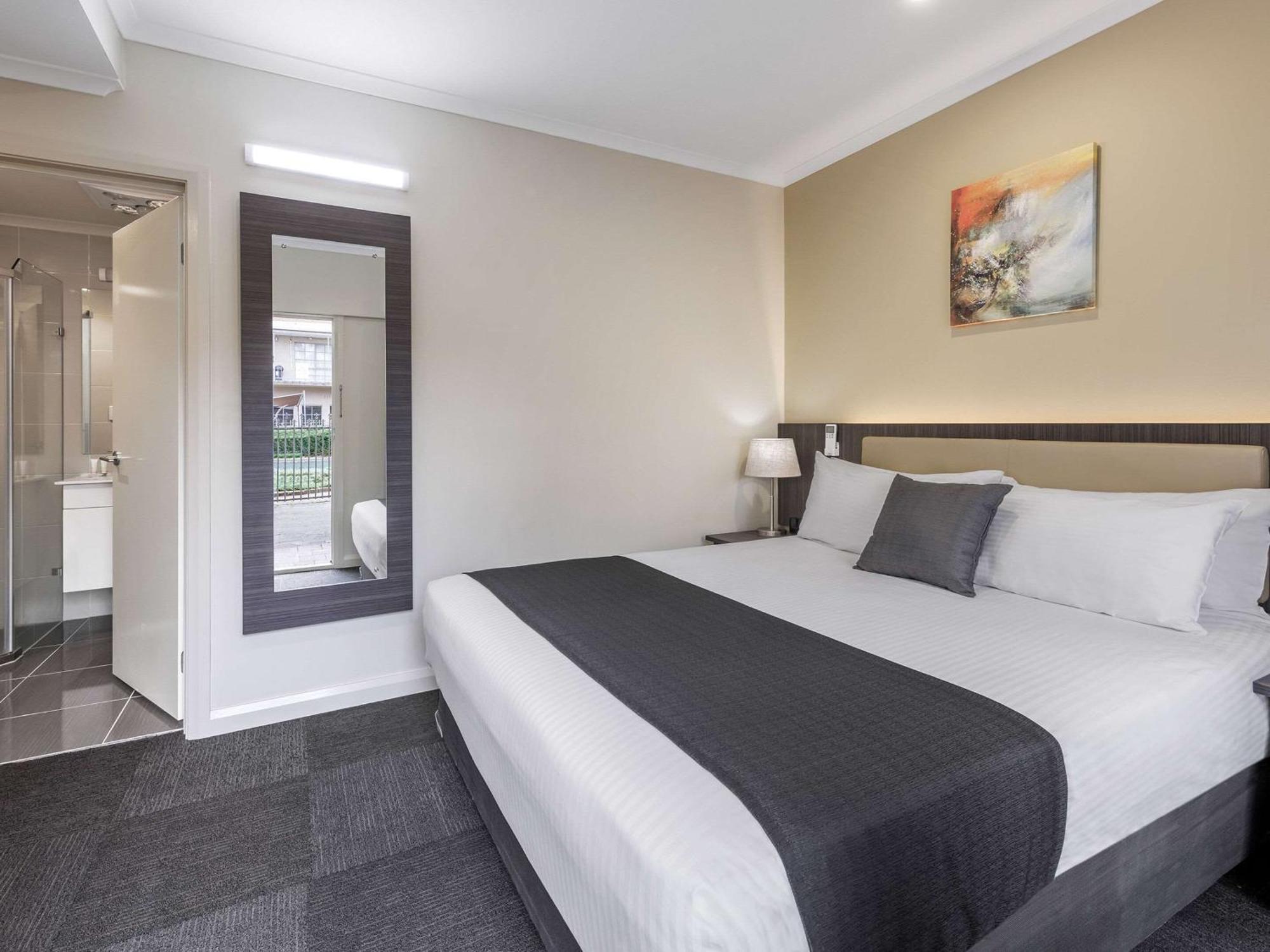 Quality Hotel Melbourne Airport Exterior photo