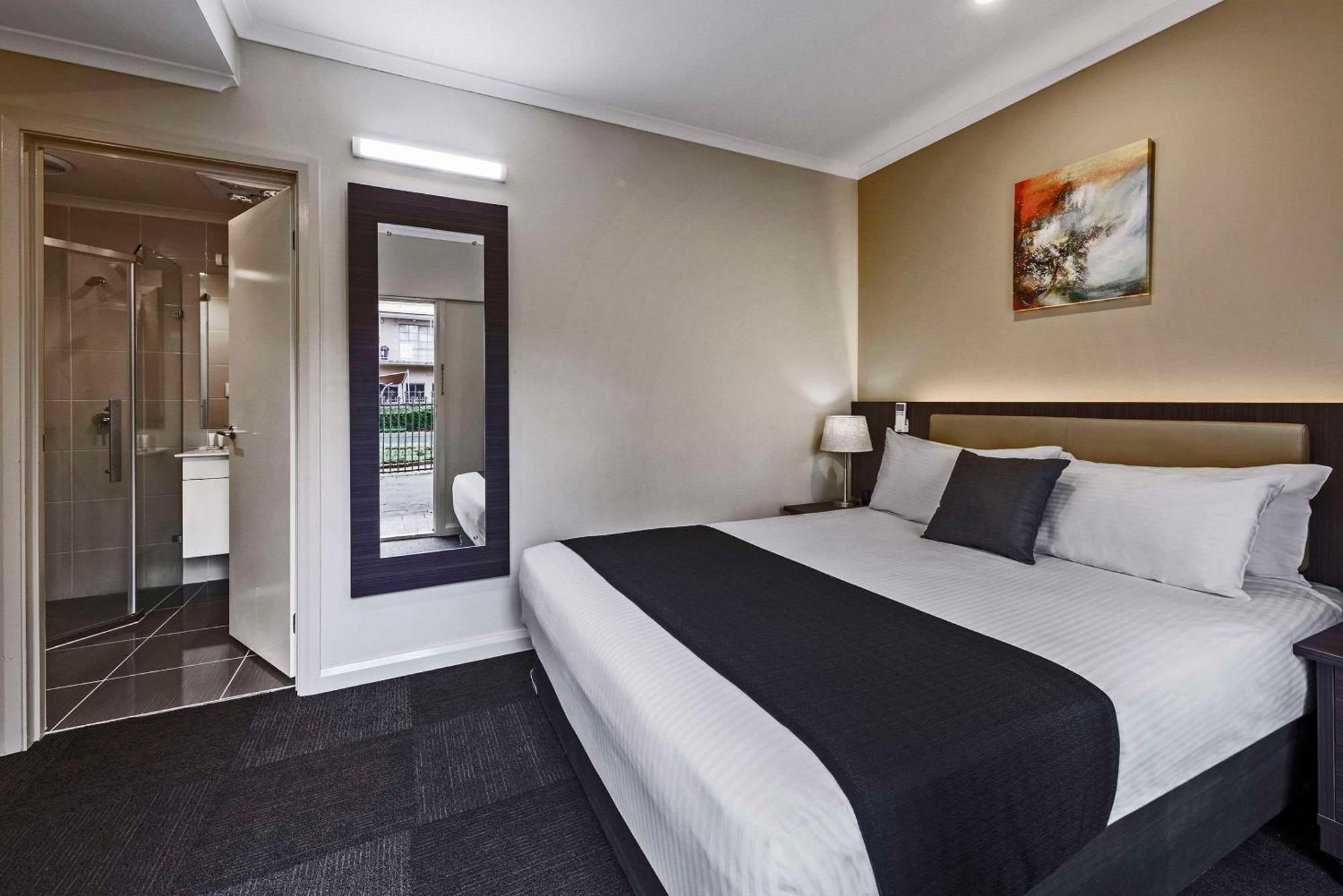 Quality Hotel Melbourne Airport Exterior photo
